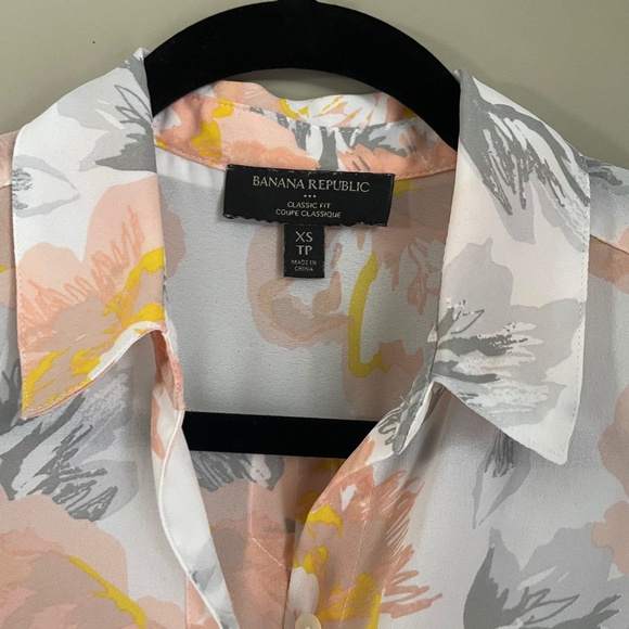 Banana Republic Floral Blouse - Picture 9 of 9